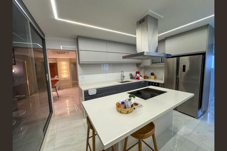 28_photo/94ce1e604d.a52595643aadcc7d-ATLAS-c7eab648-71e7-42c9-aaa9-03f92eed150b.jpg de apartamento à venda com 3 quartos, 162m² em Vila Tupi, Praia Grande