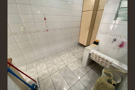 9_photo/94ce1e6053.d505c9d9834fda44-ATLAS-49989cfa-94a6-42d6-bbb1-dbbbe192281a.jpg de casa para alugar com 3 quartos, 130m² em Vila Tupi, Praia Grande