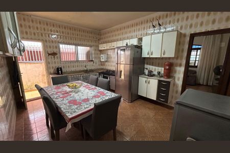 10_photo/94ce1e6055.527d2e055a247cfd-ATLAS-c084672e-2d21-4cda-b0df-42e8b59778ea.jpg de casa à venda com 2 quartos, 108m² em Vila Tupi, Praia Grande