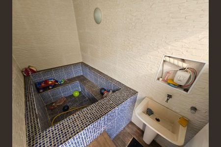 12_photo/94ce1e605d.c4a0bdba0b5cdebe-ATLAS-09b6d94b-5e05-4b68-87ec-b980f8d6d679.jpg de casa à venda com 2 quartos, 98m² em Vila Tupi, Praia Grande