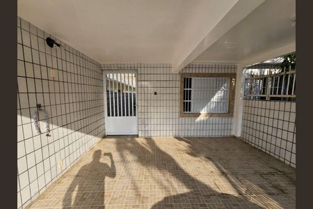 6_photo/94ce1e605d.c4a0bdba0b5cdebe-ATLAS-6a2cc76d-09c2-4536-9329-e27528ff578c.jpg de casa à venda com 2 quartos, 98m² em Vila Tupi, Praia Grande