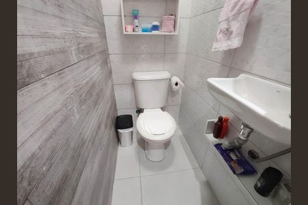 4_photo/94ce1e606d.7980aed8fa71c73b-ATLAS-ad88bff9-ebee-4178-b0b2-8d118ef4662d.jpg de apartamento à venda com 2 quartos, 75m² em Vila Tupi, Praia Grande