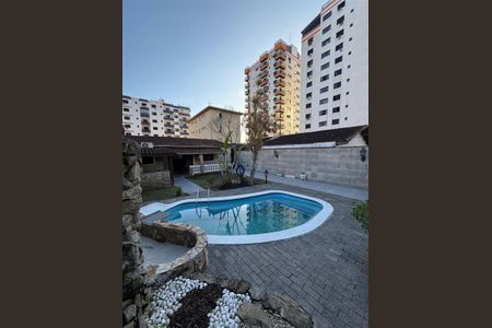 4_photo/94ce1e609b.9a54faa83c3e471c-ATLAS-b3f02d08-7d28-4e24-a0d1-c67fe83c0c17.jpg de casa à venda com 3 quartos, 101m² em Vila Tupi, Praia Grande