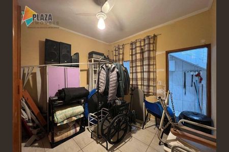 2_photo/94ce1e60fb.cb4a3f4e1d4d223a-ATLAS-0d34d836-935f-4cce-b48f-378afc476dfc.jpg de casa à venda com 4 quartos, 72m² em Vila Tupi, Praia Grande