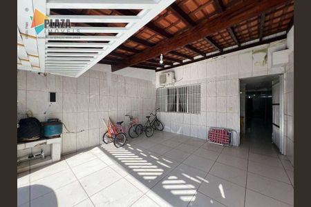 1_photo/94ce1e60fb.cb4a3f4e1d4d223a-ATLAS-14de4b31-0034-4408-a728-3fc3bd1f3585.jpg de casa à venda com 4 quartos, 72m² em Vila Tupi, Praia Grande