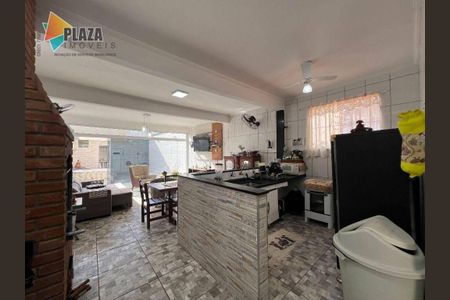 9_photo/94ce1e60fb.cb4a3f4e1d4d223a-ATLAS-2cf134bc-e4e8-4c1c-be8d-45ceeec14abb.jpg de casa à venda com 4 quartos, 72m² em Vila Tupi, Praia Grande