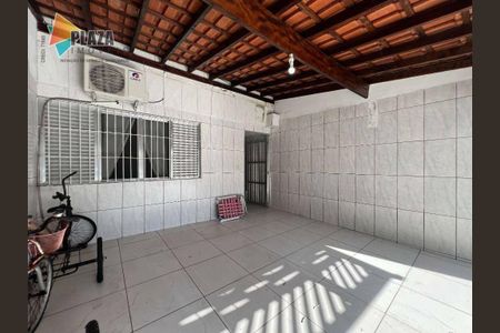 6_photo/94ce1e60fb.cb4a3f4e1d4d223a-ATLAS-43f8015d-5786-4e49-b53f-4ba794ba0571.jpg de casa à venda com 4 quartos, 72m² em Vila Tupi, Praia Grande