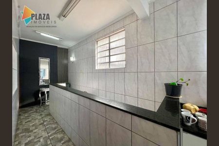 11_photo/94ce1e60fb.cb4a3f4e1d4d223a-ATLAS-520f738e-5edb-4a7f-bdf7-c5d477e57a9e.jpg de casa à venda com 4 quartos, 72m² em Vila Tupi, Praia Grande