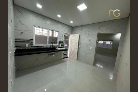 5_photo/94ce1e6189.9c5959cca0926d06-ATLAS-8a26e0e9-dbe2-43d7-bea9-a68f0f6f486e.jpg de casa à venda com 3 quartos, 110m² em Vila Tupi, Praia Grande