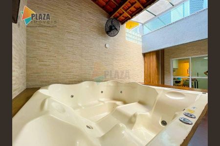 4_photo/94ce1e61fb.9e8f1c97e4a047f1-ATLAS-abcf66ef-426b-45b0-af8c-f8e0a5b597b3.jpg de casa à venda com 3 quartos, 180m² em Vila Tupi, Praia Grande