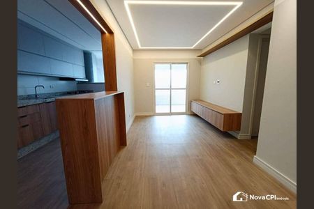 6_photo/94ce1e6227.09e83b72113105e2-ATLAS-93816618-b8ec-43cd-9095-aeb58bc75e0e.jpg de apartamento à venda com 1 quarto, 62m² em Vila Tupi, Praia Grande