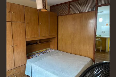 11_photo/94ce1e6377.c7048a8dc0618162-ATLAS-9fb9d123-5b08-4945-8429-d75a2e7b3f99.jpg de kitnet/studio à venda com 1 quarto, 30m² em Aviação, Praia Grande