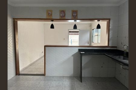 22_photo/94ce1e7ddb.19e03aecb237846c-ATLAS-d8f64ee6-5e3f-445b-88f0-e9fd2c055bbd.jpg de casa para alugar com 2 quartos, 90m² em Aviação, Praia Grande