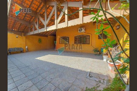 3_photo/94ce1e7ecd.1a2575360a780997-ATLAS-7e131a3c-5e93-4610-92f8-6b05cba2b7e9.jpg de casa à venda com 3 quartos, 299m² em Aviação, Praia Grande