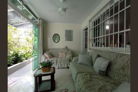 10_photo/94ce1e7fa7.8d9d2e8c4e07ca84-ATLAS-e84a9b3f-4f3c-49e9-a0ad-c23cd7e269fb.jpg de casa à venda com 2 quartos, 134m² em Aviação, Praia Grande