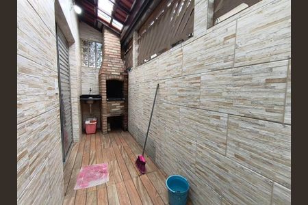 4_photo/94ce1e807b.2166fbebe8fc1b24-ATLAS-1e5ed2d5-9a96-48c1-9f31-6ed3a5983b6f.jpg de casa à venda com 1 quarto, 50m² em Aviação, Praia Grande