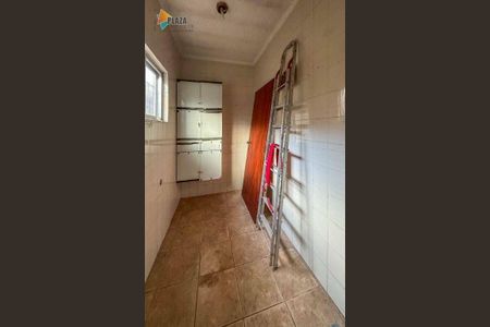 6_photo/94ce1e8833.b88c9f23dde11cca-ATLAS-d4ab0678-e6b2-457a-9e1a-b6e141f9c40b.jpg de casa à venda com 6 quartos, 233m² em Aviação, Praia Grande