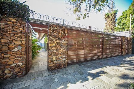 8_photo/94ce1e8873.99861d19f0cf5f32-ATLAS-2babf39e-cf77-48e9-b715-9cd3bdb7c19d.jpg de casa para alugar com 6 quartos, 100m² em Aviação, Praia Grande