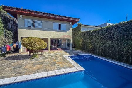 2_photo/94ce1e8873.99861d19f0cf5f32-ATLAS-2f9328de-1bc7-463f-8650-8a434fdfa4ca.jpg de casa para alugar com 6 quartos, 100m² em Aviação, Praia Grande