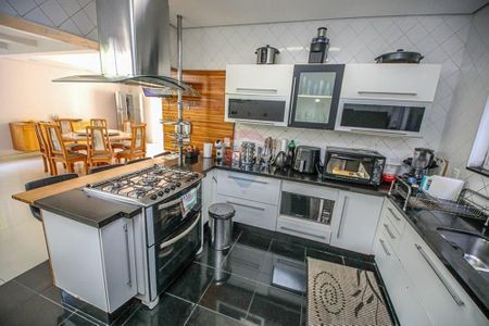 7_photo/94ce1e8873.99861d19f0cf5f32-ATLAS-b50ec232-b349-4adc-a172-d8260bbfbdd5.jpg de casa para alugar com 6 quartos, 100m² em Aviação, Praia Grande