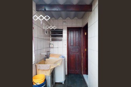 2_photo/94ce1e89e1.c27bb358fc36071b-ATLAS-8894b299-2d00-4c3b-a06d-01b5dc8a7f49.jpg de casa à venda com 2 quartos, 65m² em Aviação, Praia Grande