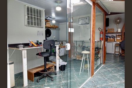 5_photo/94ce1e8a15.bbd0c06dccd8b6dc-ATLAS-5ebc6066-5466-4299-abed-d326e63fcbb0.jpg de casa à venda com 2 quartos, 114m² em Vila Tupi, Praia Grande