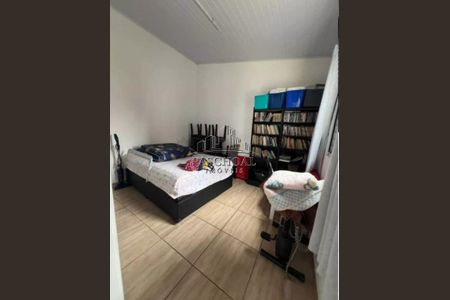 5_photo/94ce1e8a43.1111dd781b2111da-ATLAS-24b0a40e-55f9-4bd8-a2c7-907f335c8305.jpg de casa à venda com 5 quartos, 200m² em Vila Tupi, Praia Grande