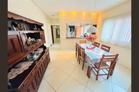 12_photo/94ce1e8a5d.0c545a3b42f8eb96-ATLAS-dd271ca9-4f6b-4445-8dc4-b984eb29734d.jpg de casa à venda com 4 quartos, 210m² em Vila Tupi, Praia Grande