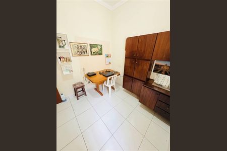 18_photo/94ce1e8a5d.0c545a3b42f8eb96-ATLAS-df2a90b3-9705-458c-bada-609889545e5d.jpg de casa à venda com 4 quartos, 210m² em Vila Tupi, Praia Grande