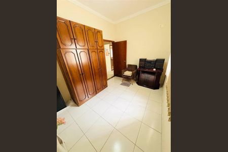 20_photo/94ce1e8a5d.7eabc8b8234370c1-ATLAS-5ef2df27-a761-49cb-a480-54463a8f0f7d.jpg de casa à venda com 4 quartos, 210m² em Vila Tupi, Praia Grande