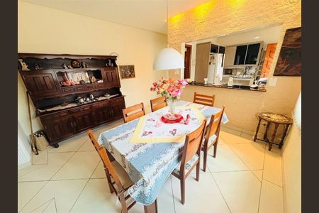 12_photo/94ce1e8a5d.7eabc8b8234370c1-ATLAS-bce975e2-96a1-4220-9cc4-dc4d81f5581c.jpg de casa à venda com 4 quartos, 210m² em Vila Tupi, Praia Grande