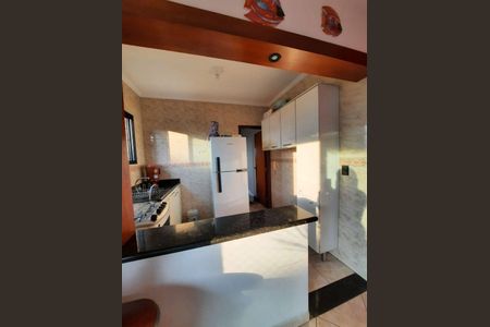 3_photo/94ce1e8a93.0d9f906bfd4e1793-ATLAS-212094c2-5111-464e-854e-bfea6d98d825.jpg de apartamento à venda com 1 quarto, 43m² em Vila Tupi, Praia Grande