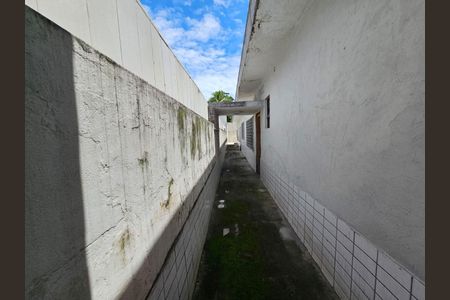 6_photo/94ce1e8a97.3be18b52e244e7c2-ATLAS-a36361d7-c6be-41ca-ac69-c6fbc4b087c4.jpg de casa à venda com 2 quartos, 107m² em Vila Tupi, Praia Grande