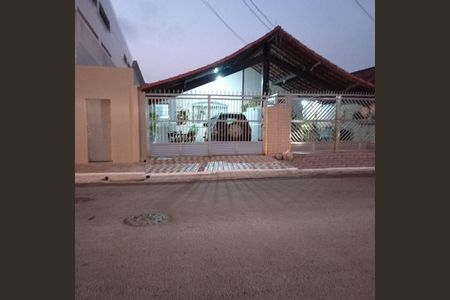 4_photo/94ce1e8ab3.c2471c0fe1dffe3f-ATLAS-28c3236e-9832-4e57-bacc-d2d78381c4e0.jpg de casa à venda com 2 quartos, 80m² em Vila Tupi, Praia Grande