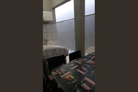 5_photo/94ce1e8ab3.c2471c0fe1dffe3f-ATLAS-d75bf8d8-e486-4f16-be0a-fcecf3073f5f.jpg de casa à venda com 2 quartos, 80m² em Vila Tupi, Praia Grande