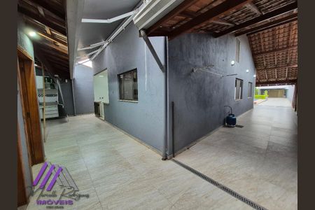 37_photo/94ce1e8b45.27a900e001c278db-ATLAS-0cdc0e3f-a8c7-465c-a08a-1b5b199da2cf.jpg de casa à venda com 3 quartos, 200m² em Vila Tupi, Praia Grande