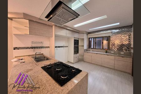 16_photo/94ce1e8b45.27a900e001c278db-ATLAS-6df0a551-12b0-4d2f-8baa-dcf7581a4b61.jpg de casa à venda com 3 quartos, 200m² em Vila Tupi, Praia Grande