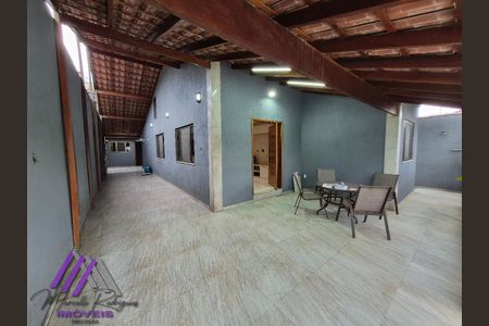 8_photo/94ce1e8b45.27a900e001c278db-ATLAS-acd07286-fe48-4e40-bc76-b83419cb12a1.jpg de casa à venda com 3 quartos, 200m² em Vila Tupi, Praia Grande