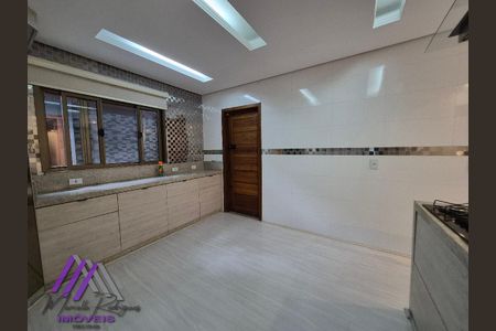 17_photo/94ce1e8b45.27a900e001c278db-ATLAS-e8fc8fa9-13b4-4cc6-a09f-e5891041d09b.jpg de casa à venda com 3 quartos, 200m² em Vila Tupi, Praia Grande