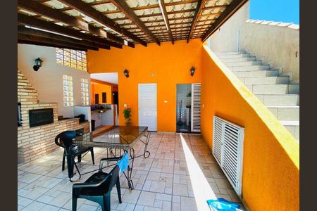 11_photo/94ce1e8b7b.5201f2b37237fe26-ATLAS-54afd2a9-bed1-4c67-9d38-566b3cb8ed97.jpg de casa à venda com 3 quartos, 167m² em Balneario Pires, Praia Grande