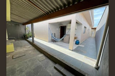 8_photo/94ce1e8c4d.8bb018df7dfba99c-ATLAS-34be0bb5-3cb1-4c63-9608-72906339c9c7.jpg de casa à venda com 4 quartos, 250m² em Vila Antartica, Praia Grande