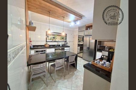 4_photo/94ce1e8cf9.10f4c3d41d3741c5-ATLAS-8cceefdc-cb37-4d32-bfd4-daa871c8213a.jpg de casa à venda com 3 quartos, 123m² em Vila Antartica, Praia Grande