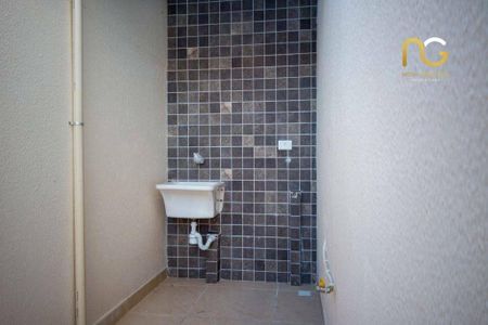 11_photo/94ce1e8ef5.cd6ac7e963e68f71-ATLAS-77b2143b-a529-4e87-832e-24f16202d029.jpg de casa de condomínio à venda com 3 quartos, 52m² em Vila Antartica, Praia Grande