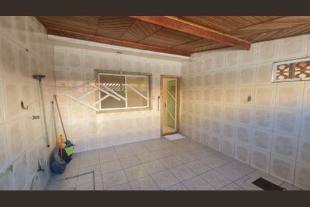 1_photo/94ce1e967f.01e58fe0f594459a-ATLAS-25331cf5-7cd1-4dc4-8801-ca15d72b059e.jpg de casa à venda com 2 quartos, 70m² em Vila Sao Jorge, Praia Grande