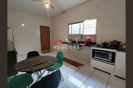 6_photo/94ce1ee2eb.1aa5b8f538f3adaf-ATLAS-377d91ed-028f-4340-ab15-b3746808a7a8.jpg de casa à venda com 3 quartos, 180m² em Quietude, Praia Grande