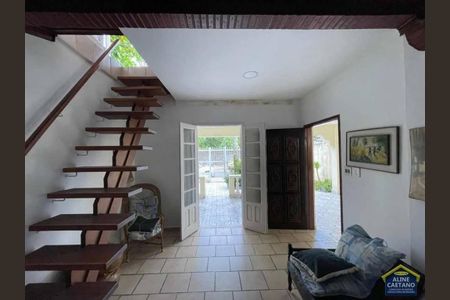 2_photo/94ce1ee40b.b9011c6352d0a570-ATLAS-2dca7e0c-12e4-43f5-a48c-ad5a2f24aded.jpg de casa à venda com 4 quartos, 124m² em Tupiry, Praia Grande