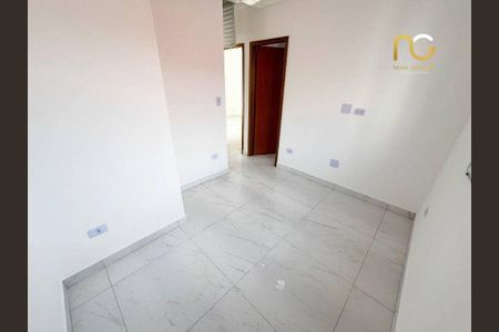 2_photo/94ce1ef3c5.007d8801227075bf-ATLAS-8d9968b6-42ae-40dd-b2fa-b6641907208b.jpg de casa à venda com 2 quartos, 51m² em Vila Tupi, Praia Grande