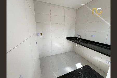 4_photo/94ce1ef3c5.007d8801227075bf-ATLAS-f2bdebe8-c4ef-4e9d-9c93-359a4e615c2e.jpg de casa à venda com 2 quartos, 51m² em Vila Tupi, Praia Grande
