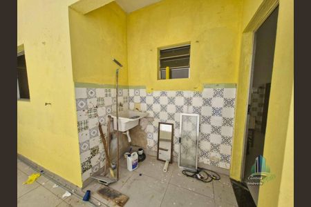 18_photo/94ce1ef46d.1cf36469cc62d903-ATLAS-e37e2632-49c4-48b6-a106-e06a6ea8c543.jpg de casa à venda com 1 quarto, 90m² em Vila Tupi, Praia Grande