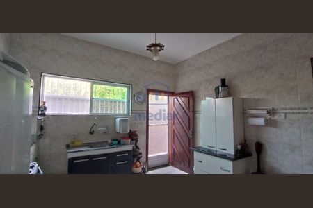 8_photo/94ce1ef48b.bb2cfda027800a9a-ATLAS-1d78b368-5706-44c8-a92f-88907b2a46f2.jpg de casa à venda com 2 quartos, 110m² em Vila Tupi, Praia Grande